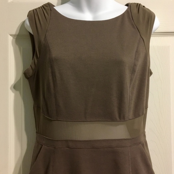 🥂👜 BCBG Beige Sheath Dress w Mesh Detailing ✨ - Picture 2 of 7